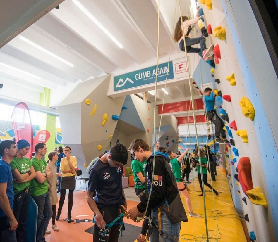 Climb Again. Primul Centru din România de Terapie prin Escaladă și Sport pentru Copii Nevăzători sau cu Dizabilități