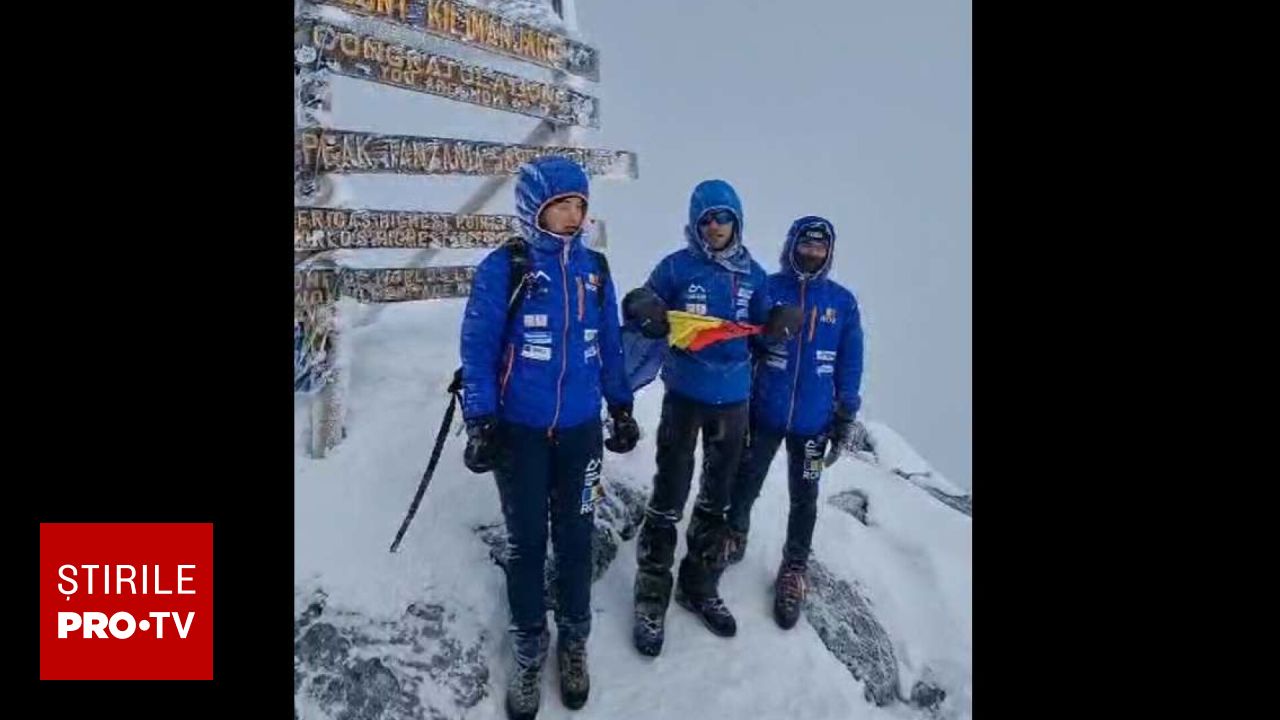 Trei sportivi cu dizabilitati au pus steagul Romaniei pe varful Kilimanjaro chiar de ziua nationala