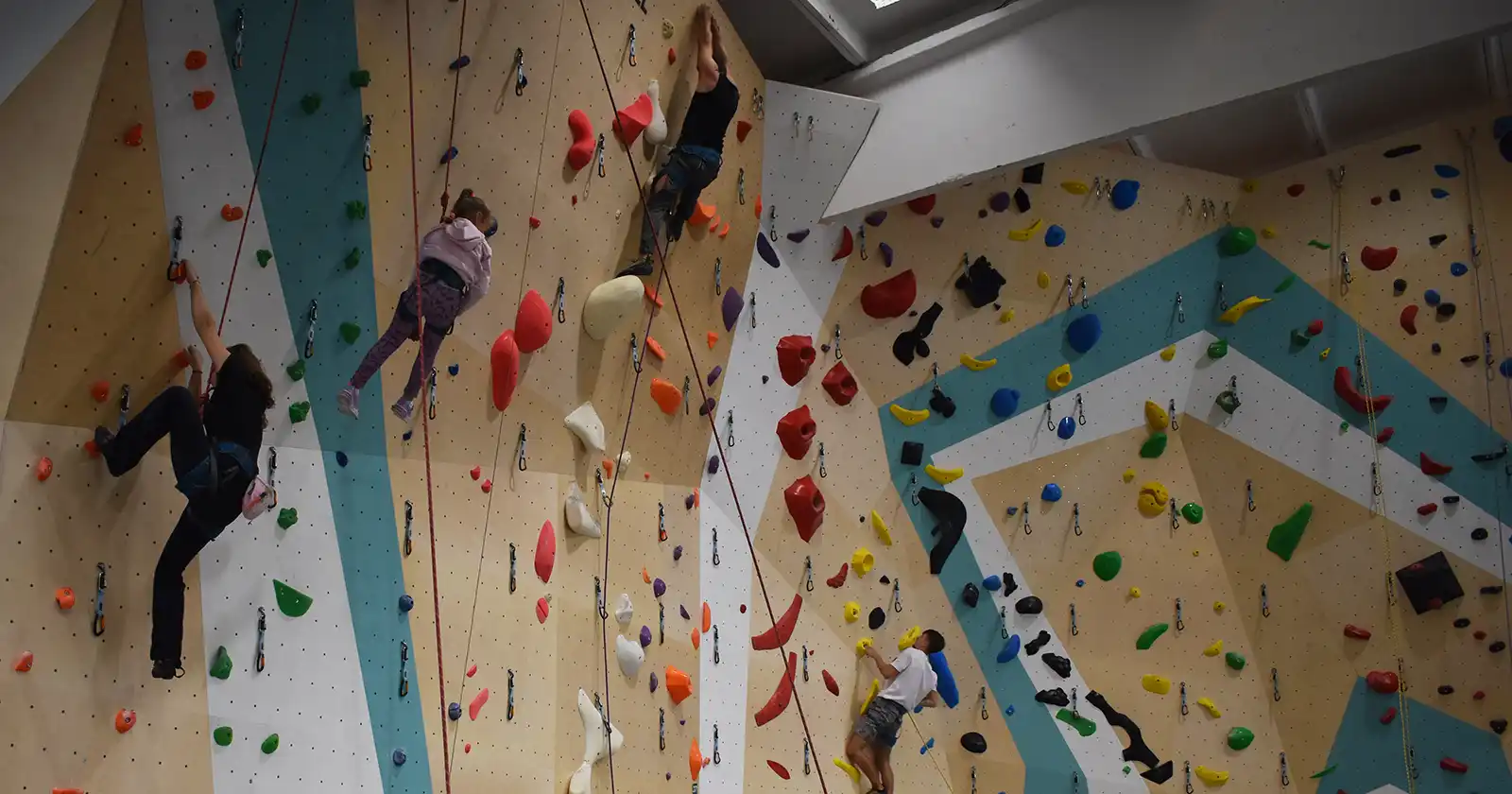 Climb Again: cea mai mare sală de cățărat din Iași 2026